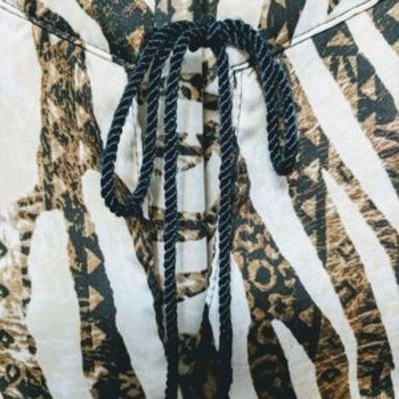 CHICO'S Animal Zebra Print Tunic Lace-Up Top M - Picture 3 of 7